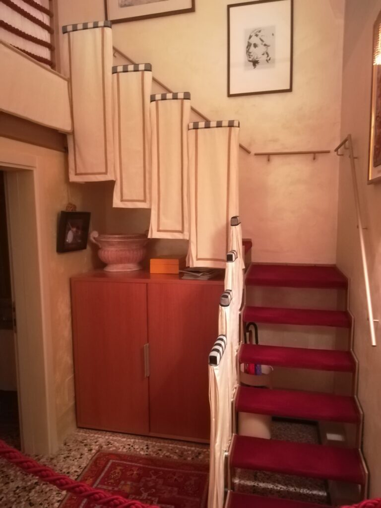corsia scala rossa